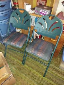 lot 5901 image: 2 Folding Chairs and Office Chair