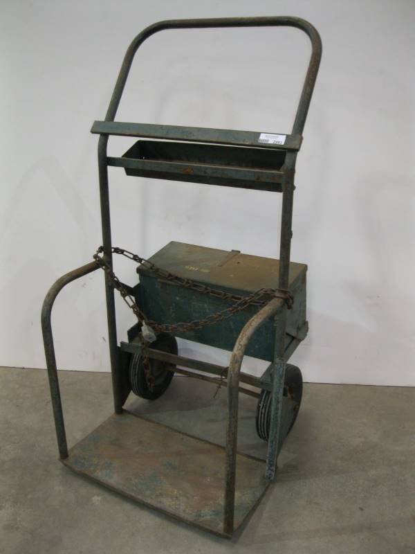 lot 2282 image: Welding Cylinder Truck