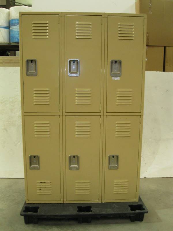 lot 2317 image: Lyon Lockers 3 Wide x 2 High