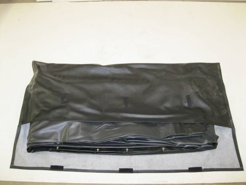 lot 2339 image: Da-Lite Fast-Fold Projector Screen 115 x 195 , New