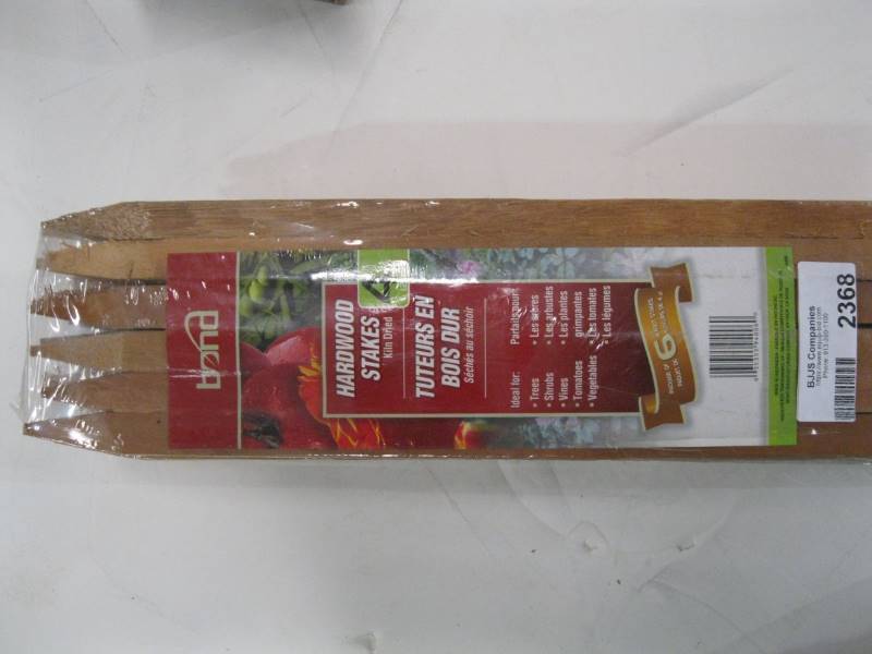 lot 2368 image: Hardwood Garden Stakes 4 Pack of 36