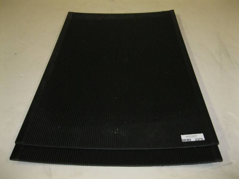 lot 2375 image: Mud Flaps 36 x 24 Ribbed Black Set of 2