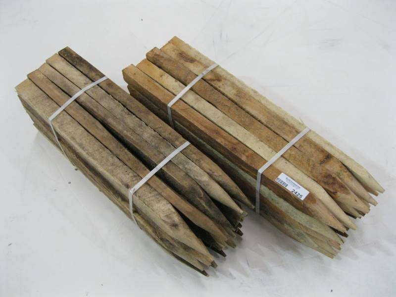 lot 2425 image: Wood Stakes 2 Length Set of 50
