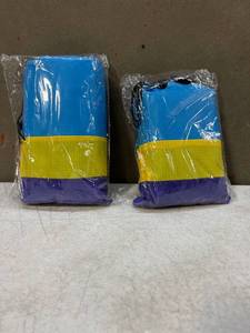 lot 13623 image: Sandproof Beach Blanket Quick Dry Unknown Size Lot of 2