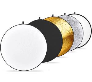 lot 13653 image: Neewer 43 Inch110 Centimeter Light Reflector 5-in-1 Collapsible Multi-Disc with Bag - Translucent, Silver, Gold, White and Black for Studio Photography Lighting and Outdoor Lighting