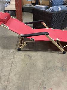 lot 15601 image: Merstoclo folding lounge chair Red