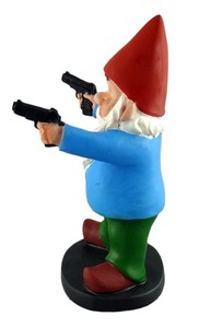 lot 11620 image: Mini Gnome Dual Wielding Two Pistols