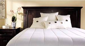 lot 5881 image: Sunbeam Heated Mattress Pad  Quilted, 10 Heat Settings SleekSets , White , Queen