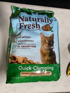 lot 14551 image: Naturally Fresh Walnut-Based Quick-Clumping Cat Litter 26 lb. bag