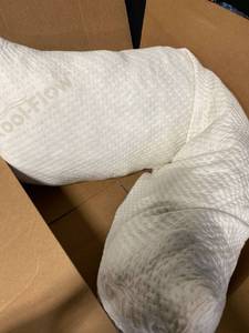 lot 14578 image: KoolFlow Bamboo body pillow by Snuggle-Pedic
