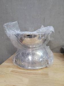 lot 18592 image: Whysko 5 Piece Stainless Steel Mixing Bowl Set