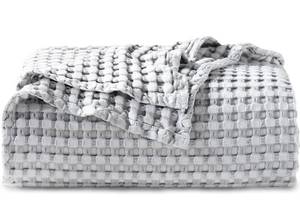 lot 18549 image: Bedsure Waffle Cotton Blankets Size unknown