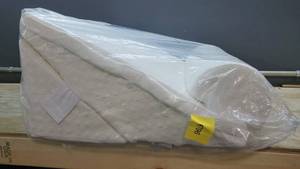 lot 6796 image: Flexicomfort Wedge Pillow Set