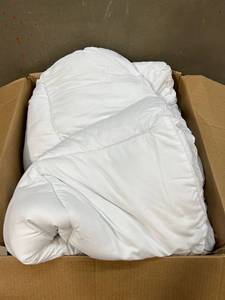 lot 13784 image: Mattress Topper Unknown Size White