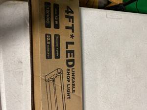 lot 14602 image: 4 Ft. LED linkable Shop Light