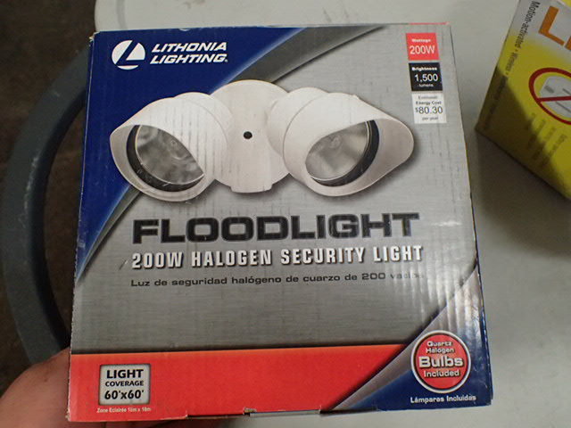 lot 3250 image: Lithonia Lighting OFTR 200Q 120 LP WH M12 White Flood Light Modern 2