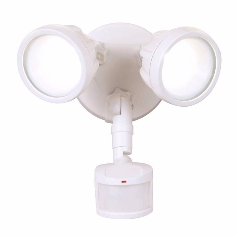 lot 3029 image: Defiant 180 Degree Motion Security Light WhiteLED