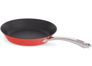 lot 34009 image: The Fit Cook x Dash Carbon Steel Fry Pan, for Frying, Searing, and More, 10, Sriracha
