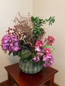 lot 33011 image: Beautiful faux floral arrangement in very heavy ceramic vase