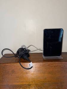 lot 33014 image: Netgear N900 wireless dual band router with power cords