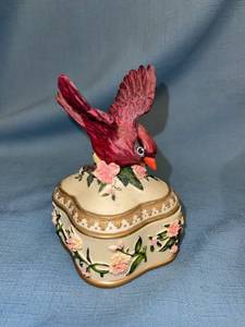 lot 33052 image: You Light Up My Life trinket music box