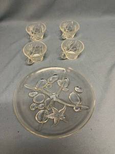 lot 33081 image: 4 matching glass punch bowl cups and glass relish tray