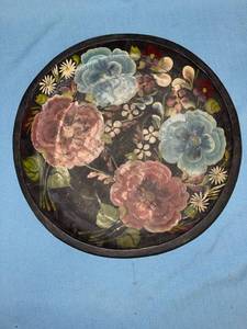 lot 33085 image: Hand carved and hand painted 15 inch wood tray