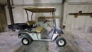 lot 6434 image: GMC Textron Golf Cart