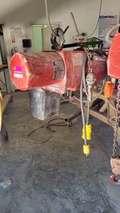 lot 7287 image: Little Mule Half Ton Hoist Model FLC-1032-1-10
