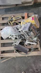 lot 7295 image: Yale 2 Ton 2000KG Max Hoist