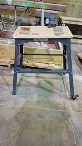 lot 7348 image: Shop Fox W Wooden Top