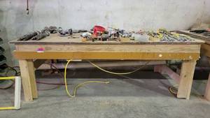 lot 7359 image: 8ft Wooden Work Bench