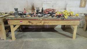 lot 7360 image: 8ft Wooden Work Bench