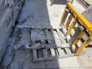 lot 6439 image: Pallet Fork Attachment For Compact Wheel Loader