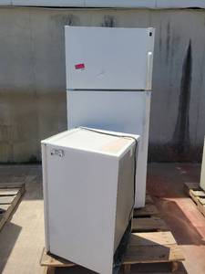 lot 6442 image: Lot of (2) Refrigerators - Will Need to Be Deep Cleaned