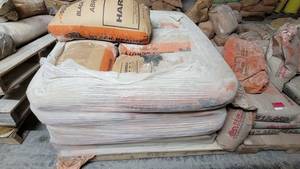 lot 7381 image: Pallet of The Original Black Beauty Abrasive - Harsco Minerals&nbsp