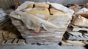 lot 7383 image: Pallet of Dynamic Color Solutions #25 Dark Buff