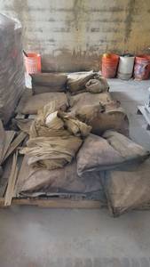 lot 7384 image: 4 Mixed Pallets of SOLOMANS COLORS Concrete Colorant