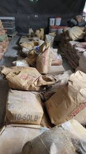 lot 7385 image: 4 Mixed Pallets of Concrete Colorant