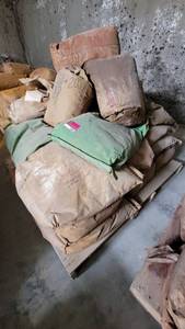 lot 7388 image: Mixed Pallet of SOLOMAN COLORS Concrete Colorant