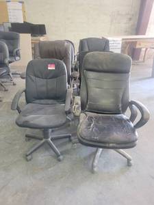 lot 15165 image: (10) Office Chairs