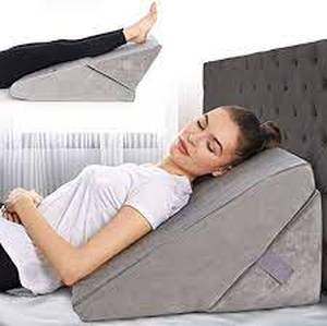 lot 964 image: 4 Pillow Wedge System