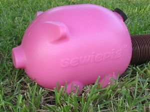 lot 986 image: Sewiepig Sewer Hose Holder