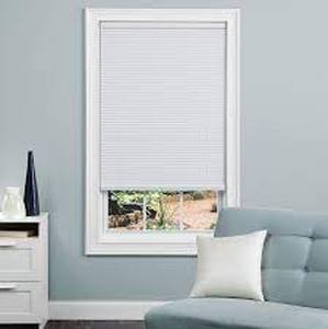 lot 988 image: White Blinds 30in