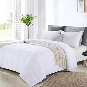 lot 7410 image: Hombys Oversized King Comforter 120x120