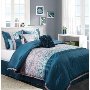 lot 34650 image: Grand Avenue Nicole 7-piece King Comforter Set- Retail $