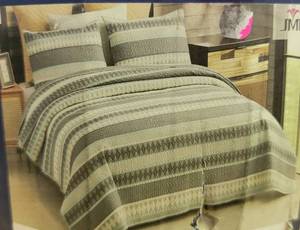 lot 35153 image: Plaid Striped Patchwork Quilt Bedding Set (Size King)