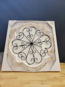 lot 35174 image: nite MDF Farmhouse Wall Decor 22 x 22 x