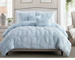 lot 35180 image: Stylish Extra Plush Comfort Floral Pintuck,FullQueen