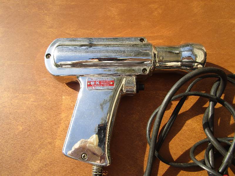lot 203 image: Vintage B&K Products Ray Gun with Battery Cables